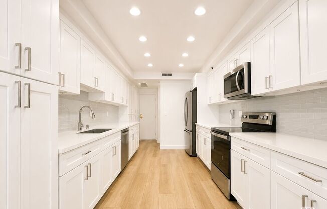 3 beds, 3.5 baths, 3,446 sqft, $11,000, Unit 1702