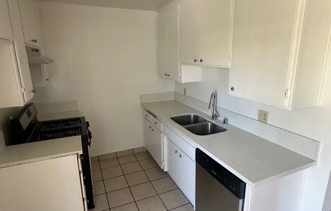 2 beds, 2 baths, $2,695, Unit 218