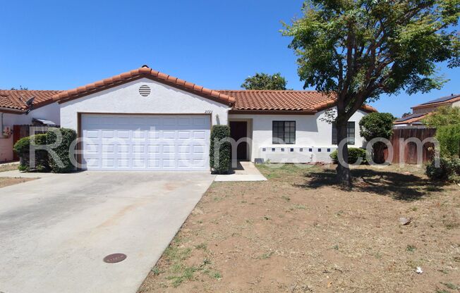 3 beds, 2 baths, $3,300