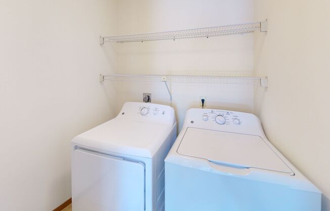 2 beds, 1 bath, 950 sqft, $1,780, Unit 7618RA