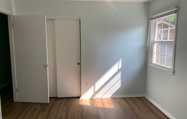 3 beds, 1 bath, $1,650