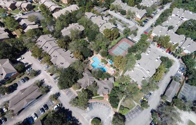 Aerial view of Lenox Gates rental community in Mobile, AL