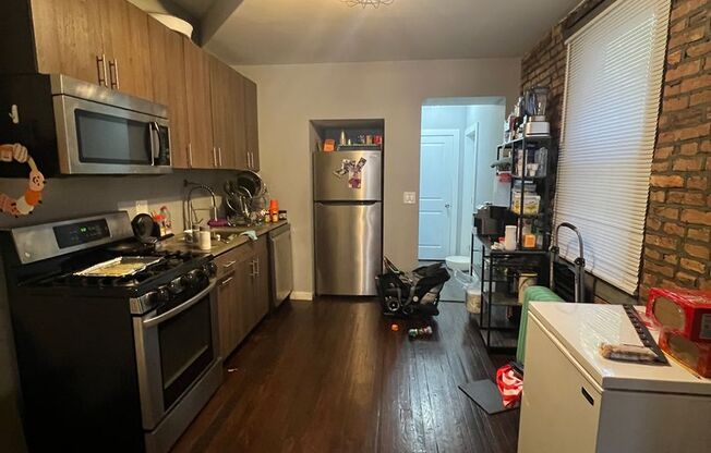 3 beds, 1 bath, $1,400