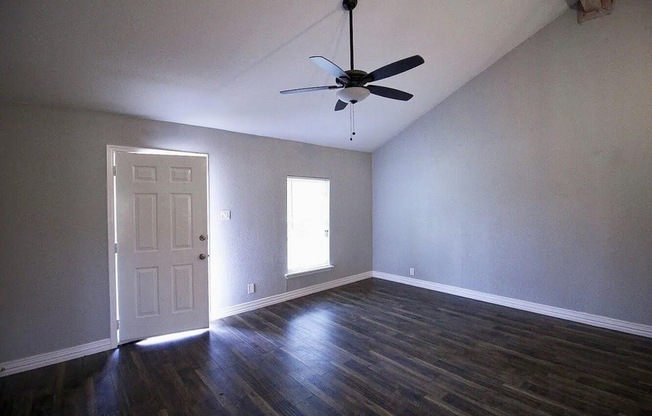 2733 LIVINGSTON AVE