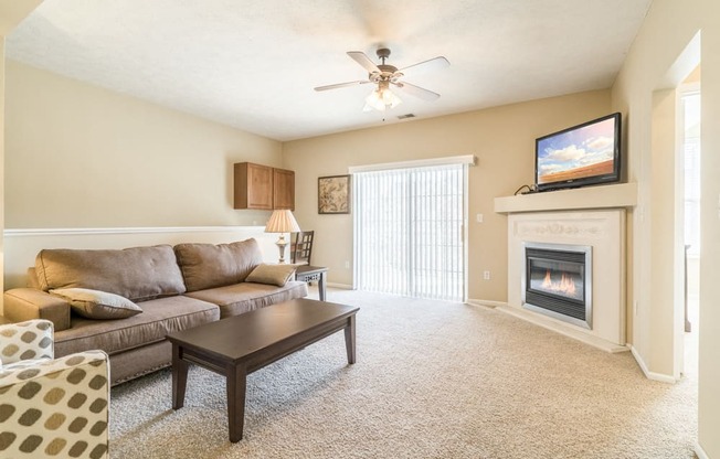 Lincoln Apartments and Town Homes at Ridge Pointe Villas
