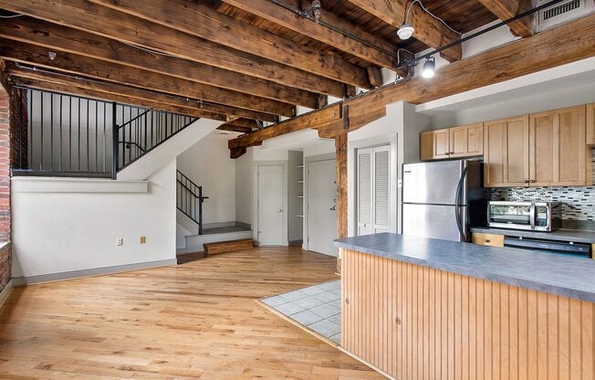 1 bed, 1.5 baths, 1,000 sqft, $1,425, Unit APT 10