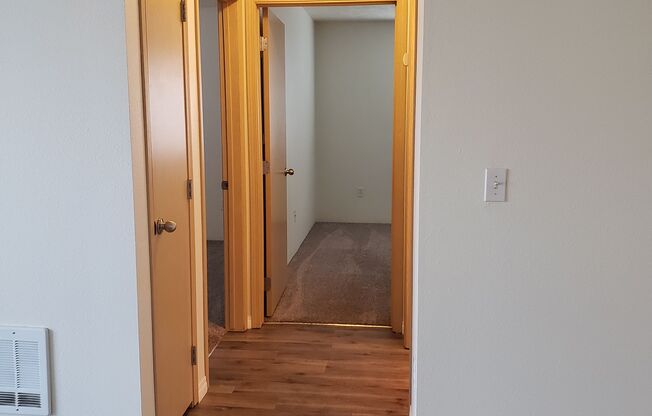 2 beds, 1 bath, 890 sqft, $1,295, Unit A201