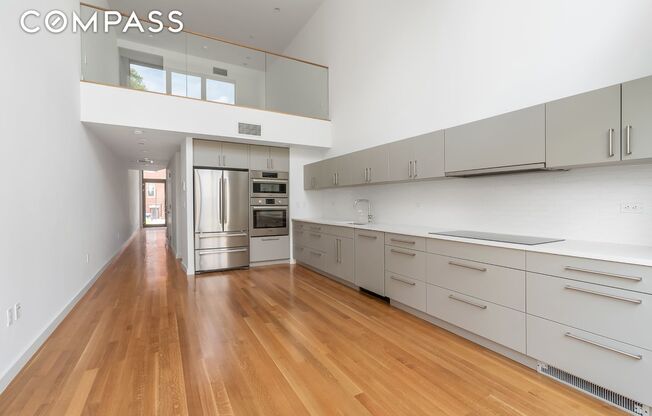 33 CARROLL ST