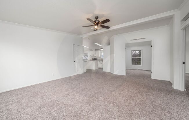 Spacious 4 Bedroom Near Woodman & Black Forrest Rd