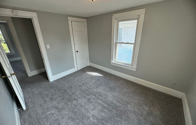 3 beds, 1 bath, $1,250