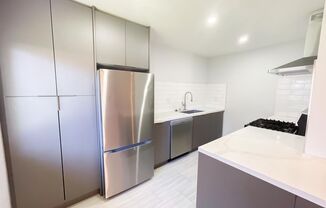 2 beds, 1 bath, $2,695, Unit APT #2