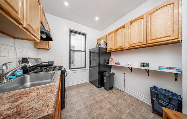 28 21 37 ST