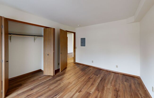 2 beds, 1 bath, 950 sqft, $1,695, Unit 584DA