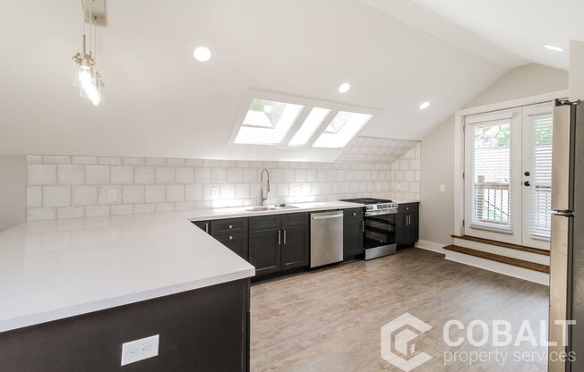 631 SEMINOLE AVE NE