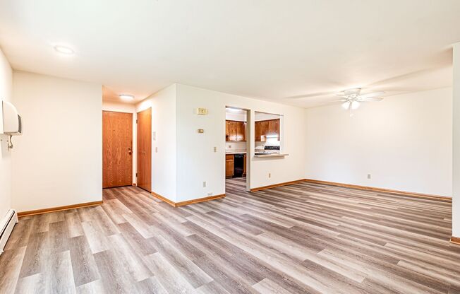 2 beds, 1 bath, 875 sqft, $1,595, Unit 34B