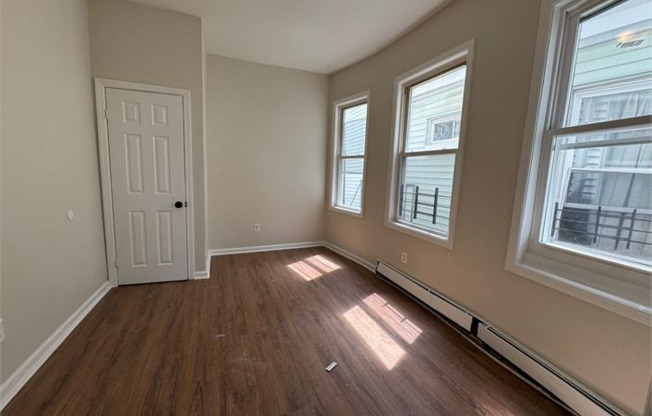 142 JOHNSON AVE
