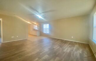 3 beds, 1.5 baths, $950