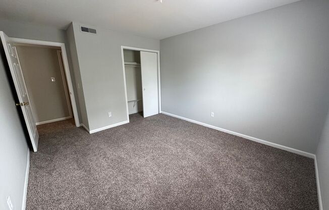 2 beds, 1 bath, 864 sqft, $750, Unit F46