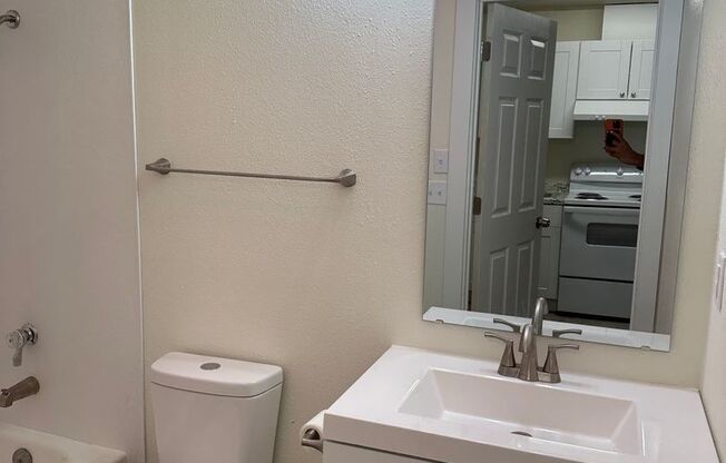 Studio, 1 bath, 650 sqft, $1,099, Unit 41-205