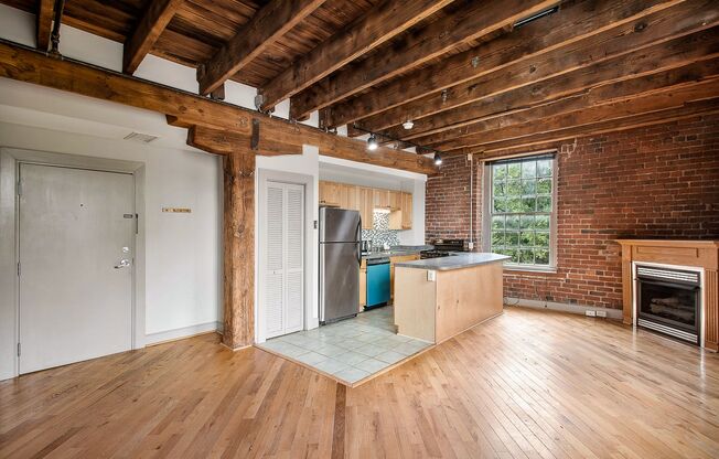 1 bed, 1.5 baths, 1,000 sqft, $1,425, Unit APT 10