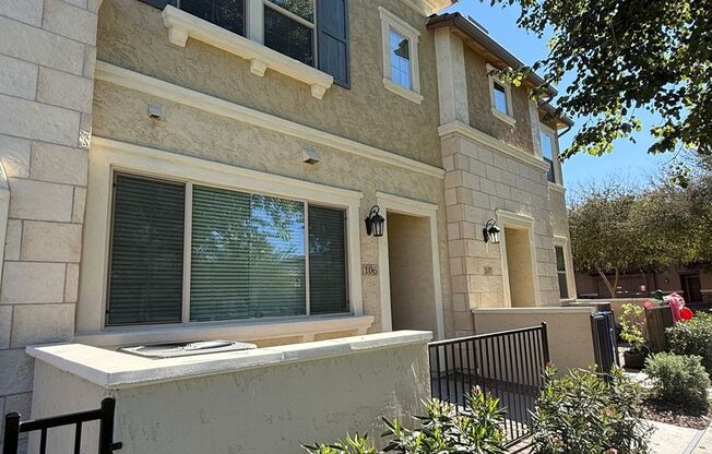 Val Vista/Pecos. Gated Community, 3 bed, 2.5 bath, 2 car garage