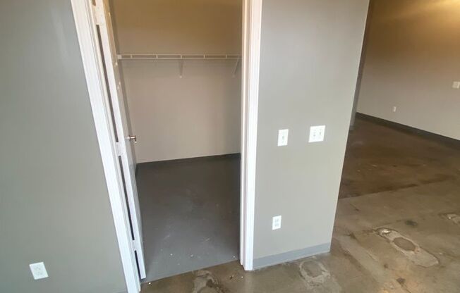 1 bed, 1 bath, 1,150 sqft, $850, Unit 506