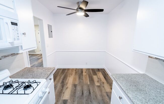 Studio, 1 bath, 595 sqft, $1,448, Unit 22