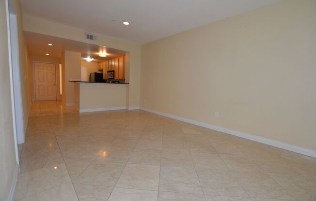 Meridian - Unfurnished 2 Bdrm / 2 Ba Condo - 1 1/2 Blocks off the Strip