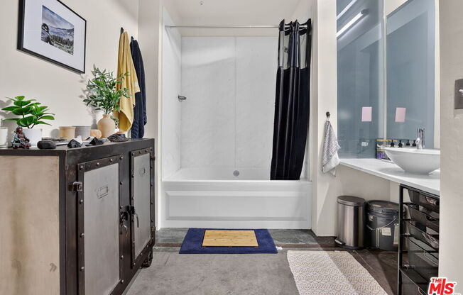 Studio, 1 bath, 1,147 sqft, $3,995, Unit 606