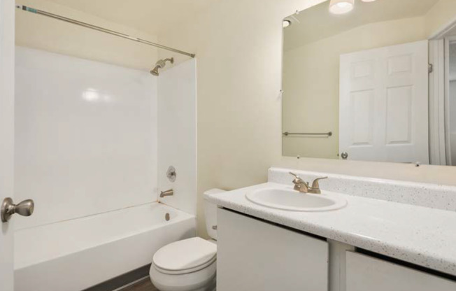 2 beds, 1 bath, 980 sqft, $1,445