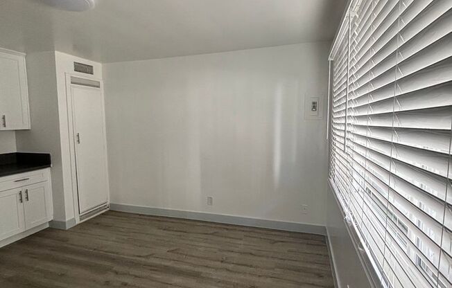 2 beds, 1 bath, $2,475, Unit 817C