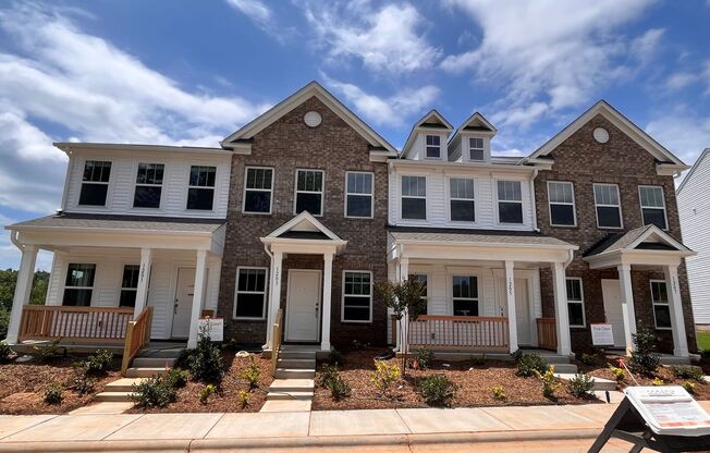 2 Bedroom Townhome in Lowell (Minutes from I-85)- AVAILABLE AUGUST 2025
