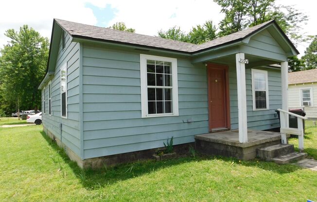 Cute 2 Bedroom 2 Bath House