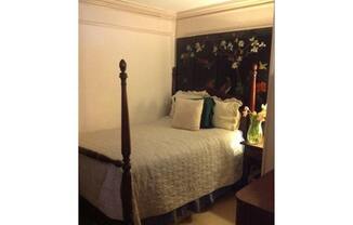 258 W 12 ST
