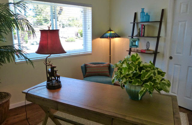 Beautiful 3bd Single Story House With In-unit Laundry