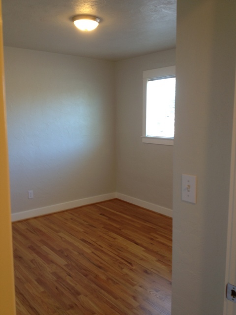 2 beds, 1 bath, 850 sqft, $1,875