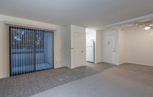1 bed, 1 bath, 725 sqft, $1,995, Unit 32