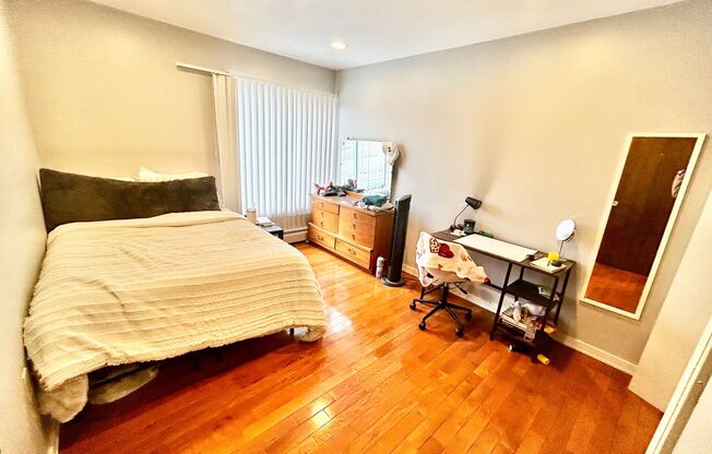 2 beds, 1 bath, 736 sqft, $2,435, Unit 13