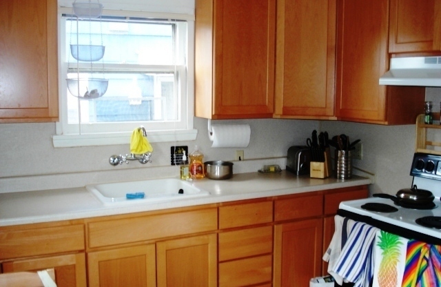 2 beds, 1 bath, $2,150