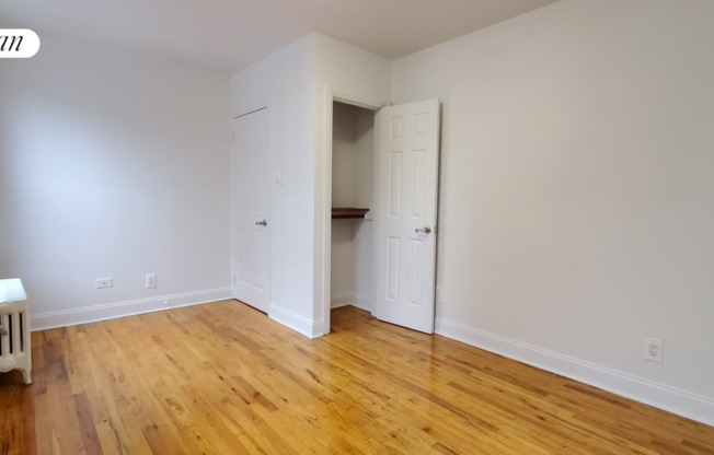 3 beds, 1 bath, $3,099, Unit 9