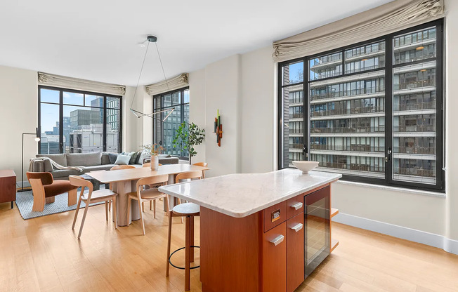 2 beds, 2.5 baths, 1,176 sqft, $18,000, Unit 21E