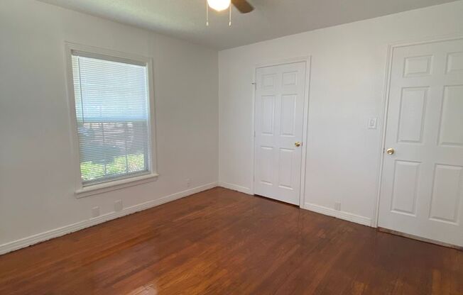 2 beds, 1 bath, $1,400