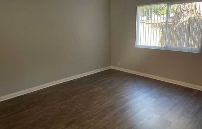 2 beds, 1 bath, 950 sqft, $3,205, Unit 1720-16