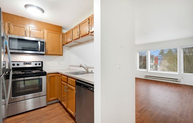 2 beds, 2 baths, 830 sqft, $2,295