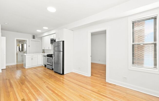 2 beds, 1 bath, $2,115, Unit 3731E-2S