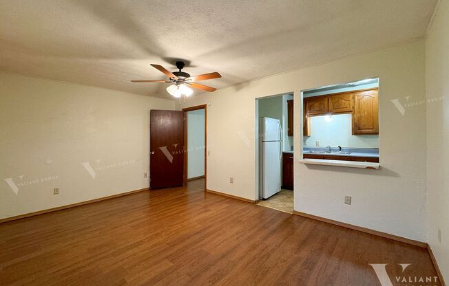 1 bed, 1 bath, $650, Unit 4