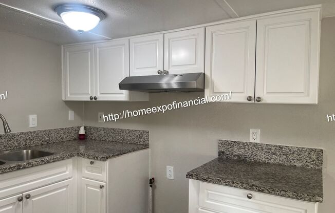 2 beds, 1 bath, $1,595