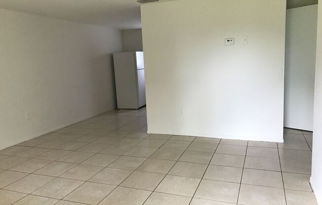 2 beds, 1 bath, $1,300