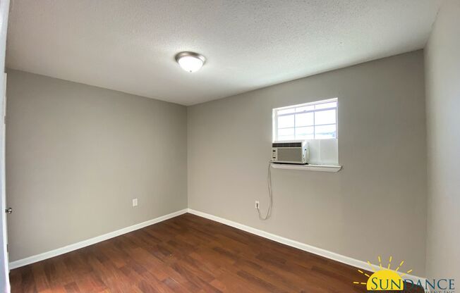 2 beds, 1 bath, $1,200