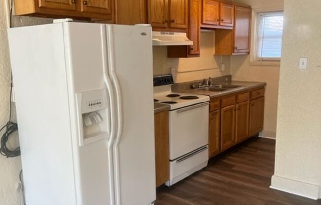 2 beds, 1 bath, 1,000 sqft, $950, Unit Apt 5